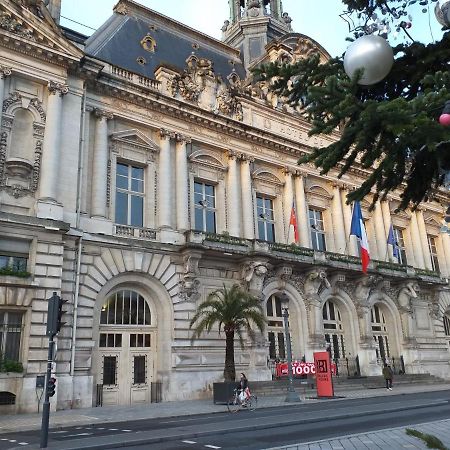 Appartement Au Calme, Avec Parc Prive, 50M Du Tram Tours Exterior foto